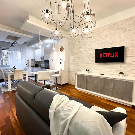 Unique House - 3 Bedrooms & 2 Bathrooms With 4 Beds - 100 Meters To The Metro A Рим Екстер'єр фото
