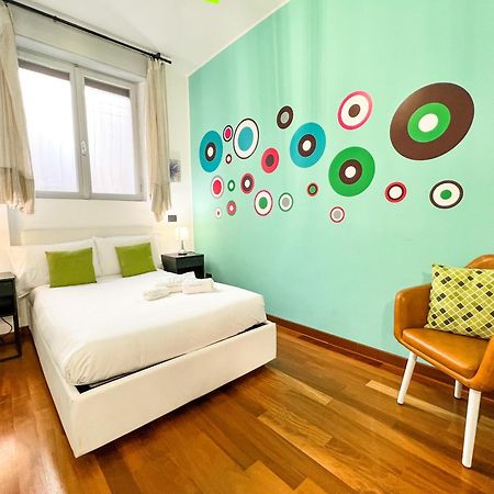 Unique House - 3 Bedrooms & 2 Bathrooms With 4 Beds - 100 Meters To The Metro A Рим Екстер'єр фото