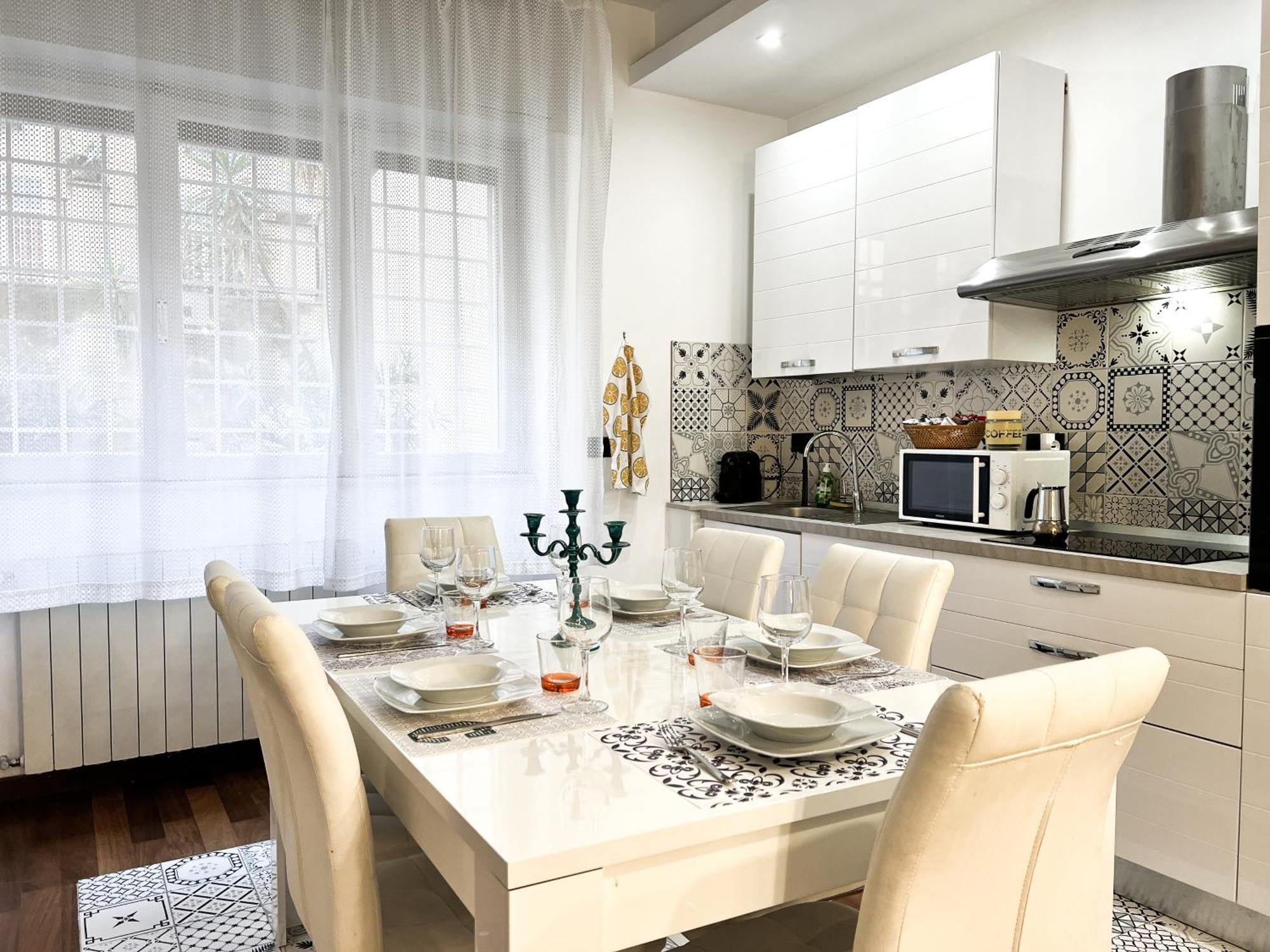 Unique House - 3 Bedrooms & 2 Bathrooms With 4 Beds - 100 Meters To The Metro A Рим Екстер'єр фото