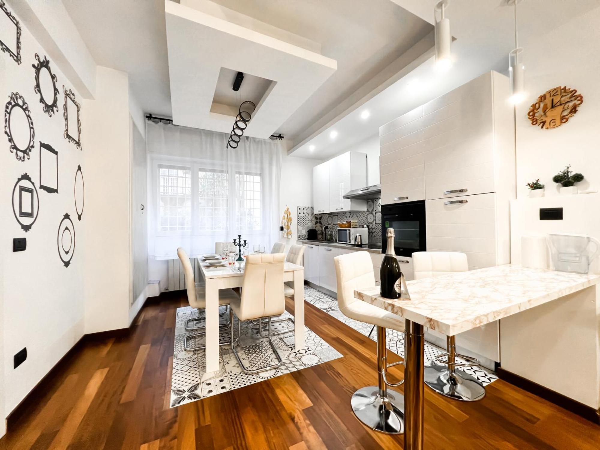 Unique House - 3 Bedrooms & 2 Bathrooms With 4 Beds - 100 Meters To The Metro A Рим Екстер'єр фото