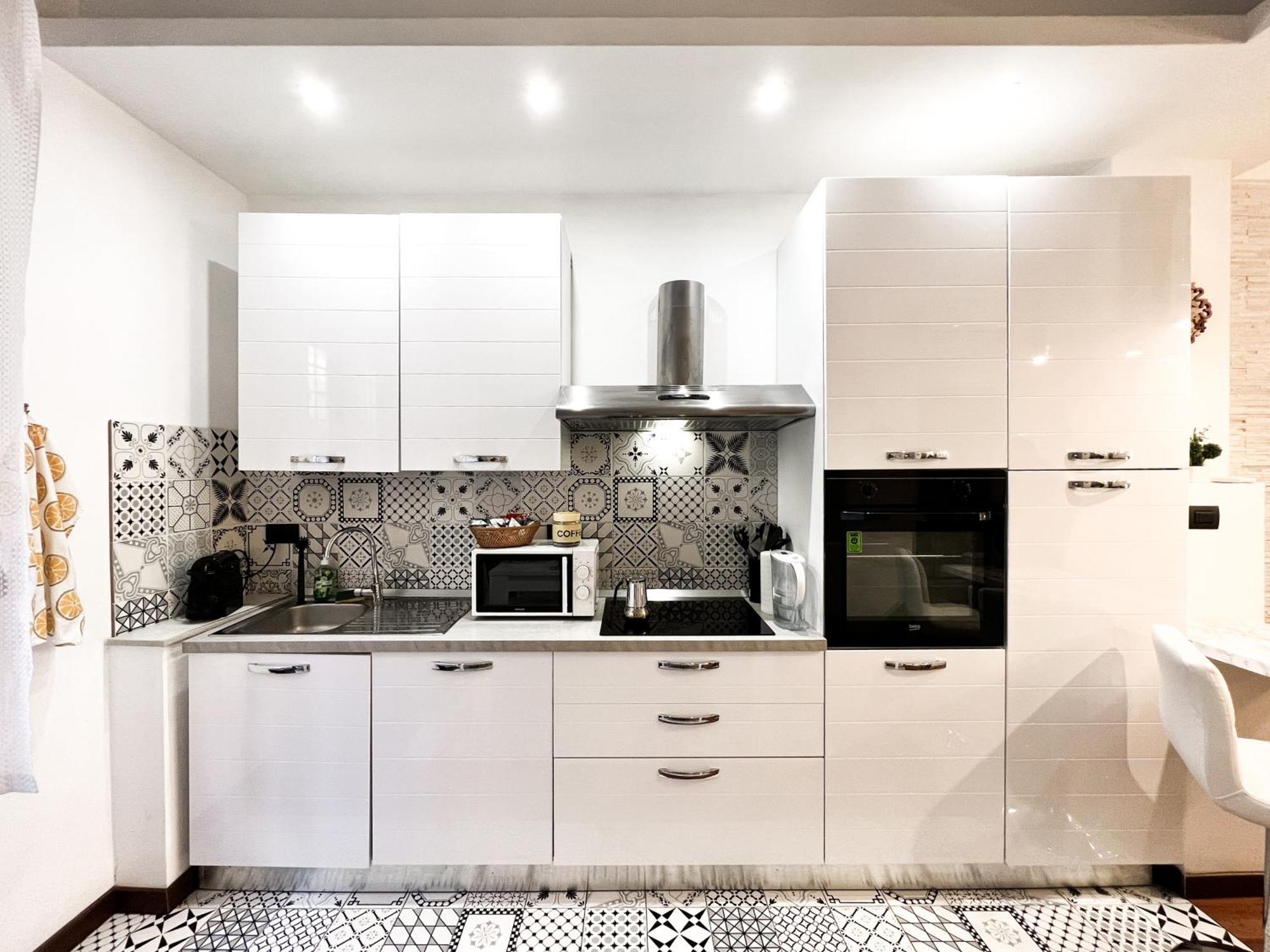 Unique House - 3 Bedrooms & 2 Bathrooms With 4 Beds - 100 Meters To The Metro A Рим Екстер'єр фото